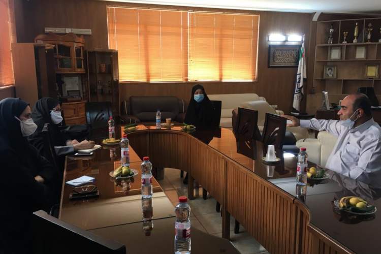 دیدار مدیر عامل انجمن خیریه حمایت از بیماران کلیوی ایران باخانم ظریف کار رئیس اداره بیماریهای خاص دانشگاه علوم پزشکی شیراز